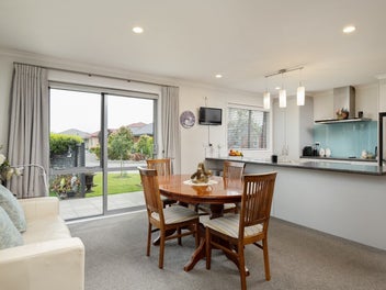9 Korari Grove , Redwoodtown, Redwoodtown