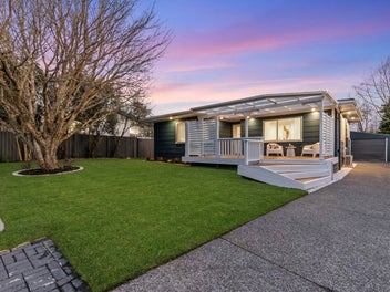 12 Solea Road, Sunnyvale, Auckland