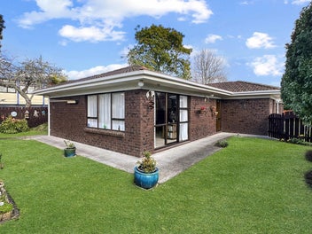8/66 Rathgar Road, Henderson, Auckland