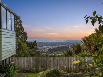 1124 Scenic Drive North, Swanson, Auckland