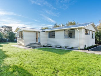 5 Castle Street, Waihola, Milton