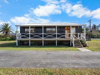 16 Parakai Avenue, Parakai, Helensville