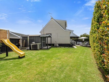 16B Bay Street, Red Beach