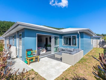 8 Peter Tapp Way, Wainuiomata, Lower Hutt