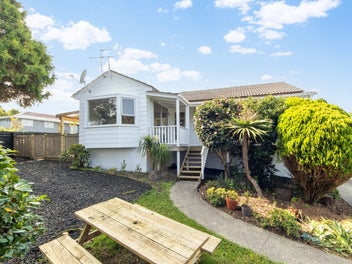 1 Pahi Place, West Harbour, Auckland