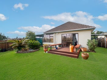 2/55 Aviemore Drive, Highland Park, Auckland