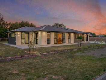 16 Madison Street, Carterton
