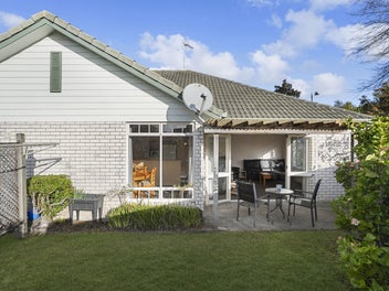 2 Regents Park Place, Westgate, Auckland