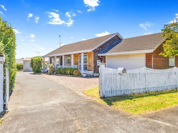 17 Heathridge Place, Burswood, Auckland