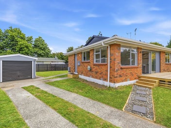 53 Oakfield Crescent, Pukete, Hamilton