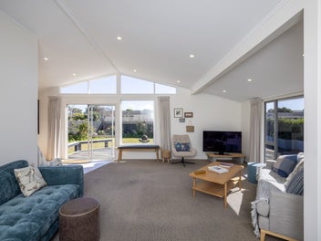 11 Hadfield Place, Paraparaumu Beach, Paraparaumu