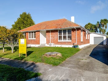 27 Crewe Crescent, Hokowhitu, Palmerston North
