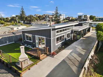 60 Rua Avenue, Waitārere Beach, Levin