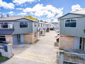 2/9 Beatty Street, Melville, Hamilton