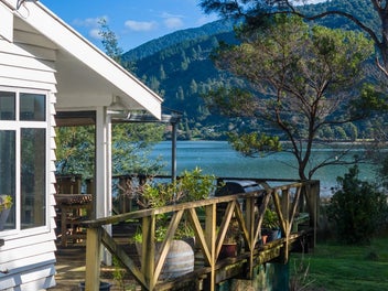 6694 Kenepuru Road, Picton