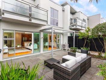 5/258 Hurstmere Road, Takapuna, Auckland