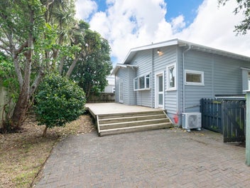 8B Quest Terrace, Mount Roskill, Auckland