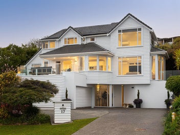 17 Calypso Place, Rothesay Bay, Auckland