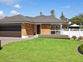 2/6 Carriage Close, Northpark, Auckland