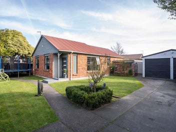 17 Goldsmith Place, Waltham, Christchurch