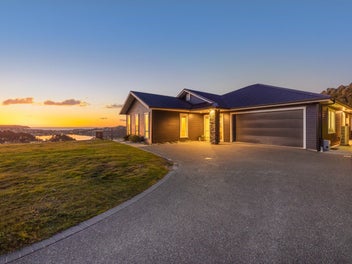 7 Kaiteriteri Close, Aotea, Porirua