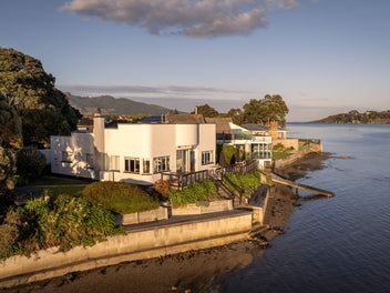78 Wallis Street, Raglan, Raglan