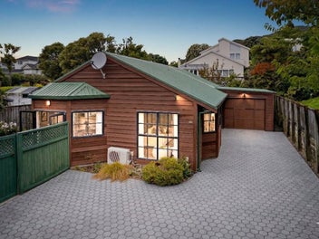9A Dasent Street, Karori, Wellington