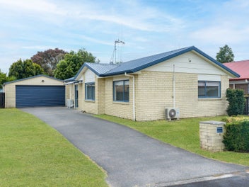 8 Harvard Court, Melville, Hamilton