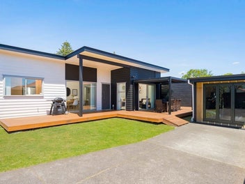 2B Peachgrove Road, Te Atatu Peninsula, Auckland