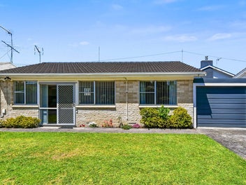 2/42 Halsey Road, Manurewa, Auckland