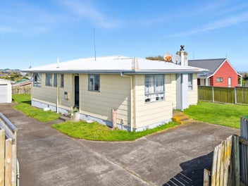 49 Lee Street, Castlecliff, Whanganui