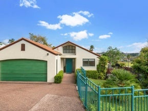15 Mandeville Place, Unsworth Heights, Auckland