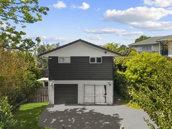 6 Theban Place, Totara Vale, Auckland