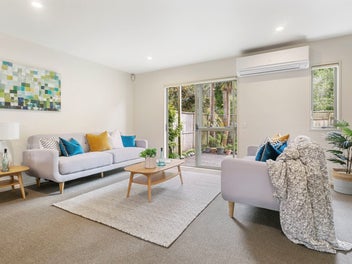 24/21 Hunters Park Drive, Three Kings, Auckland