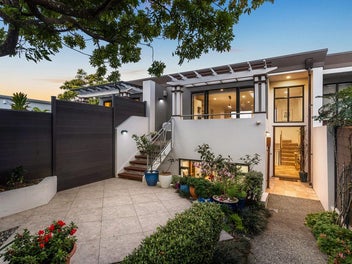 17 John Stokes Terrace, Remuera, Auckland