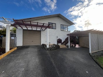 1A Romulus Place, Totara Vale, Auckland