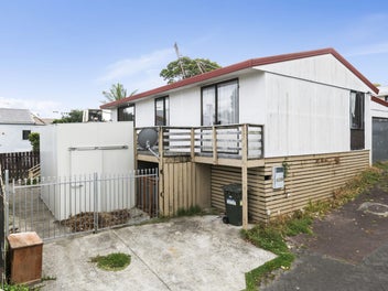 2/34 Ferndale Road, Mount Wellington, Auckland