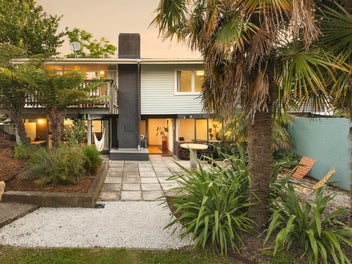 87 Clarkin Road, Fairfield, Hamilton