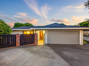31 Longitude Place, Whitby, Porirua
