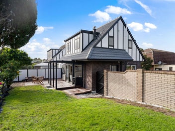 1/24 Curacao Place, Half Moon Bay, Auckland