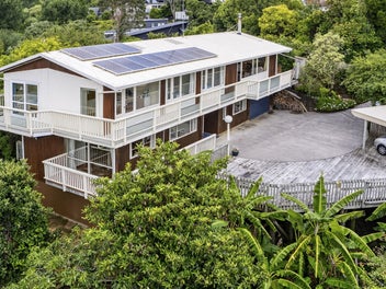 20 Colmar Road, Mellons Bay, Auckland