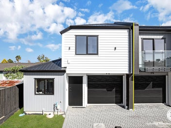 8D Benton Place, Manurewa, Auckland