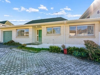 2/3 Quebec Road, Milford, Auckland