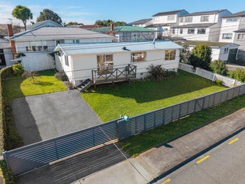 2/15 Adriatic Avenue, Henderson, Auckland