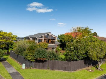 4 William Bryan Drive, Half Moon Bay, Auckland
