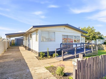 27 Cross Street, Castlecliff, Whanganui