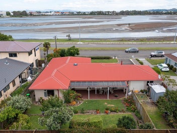 28 Meeanee Quay, Westshore, Napier