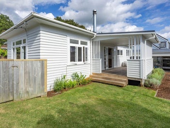 1/33 West Coast Road, Glen Eden, Auckland