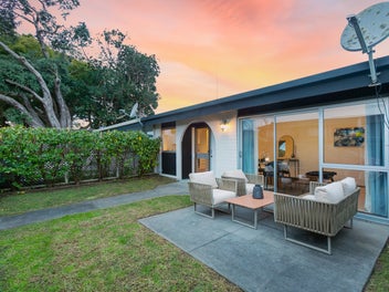 2/303 Point Chevalier Road, Point Chevalier, Auckland