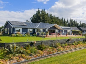 37 Branksome Place, Palmerston North